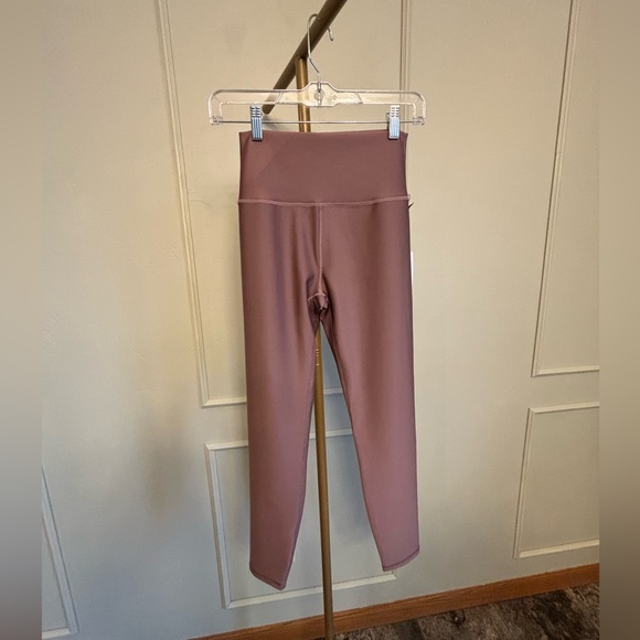 ALO Airlift High Waist NWT Medium Yoga Legging- Wild mushroom color MSRP $134 - Picture 3 of 6